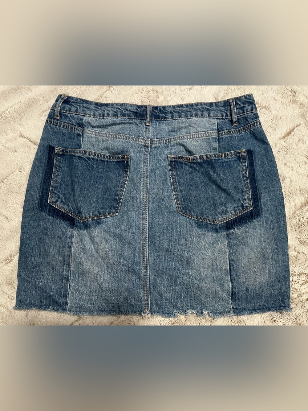 Gianni Bini Two-Tone Blue Denim Patchwork Raw Hem Skirt Size Large - Picture 8 of 10
